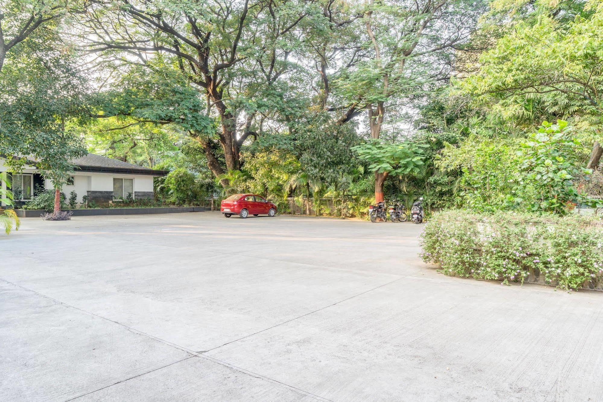 Mint Koregaon Park Next To Osho Ashram Πούνε Εξωτερικό φωτογραφία
