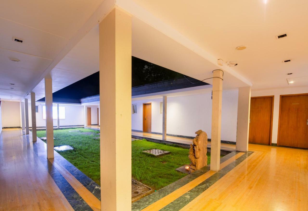 Mint Koregaon Park Next To Osho Ashram Πούνε Εξωτερικό φωτογραφία